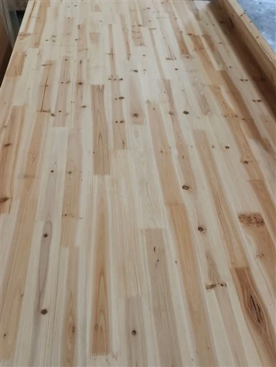家具に使用されるモミの木